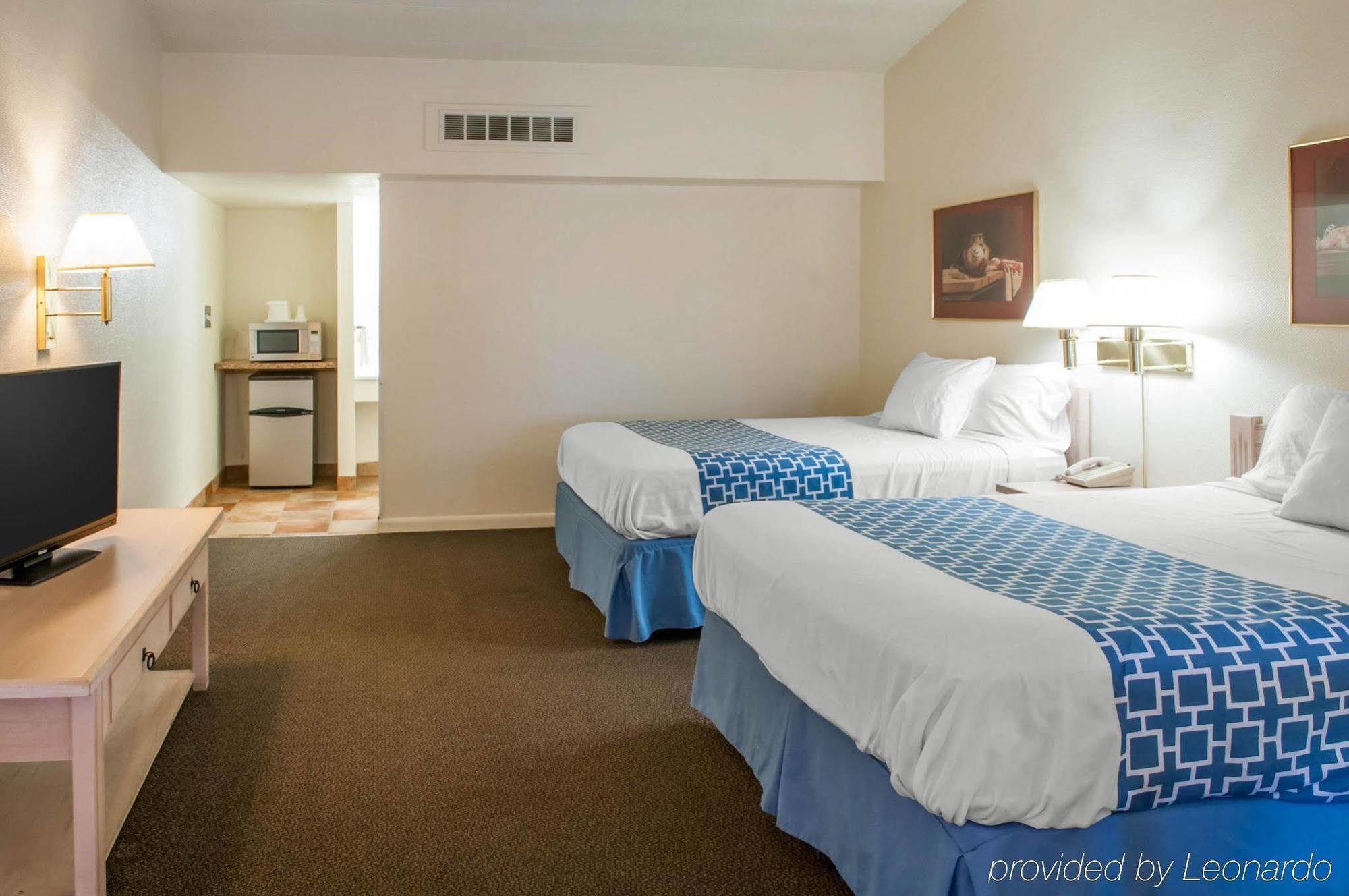 Rodeway Inn Whites City מראה חיצוני תמונה